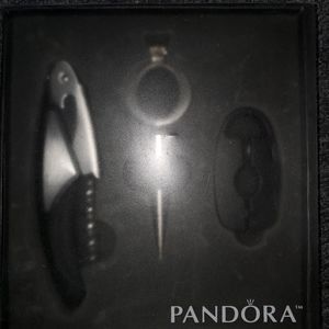 Pandora Wine Set